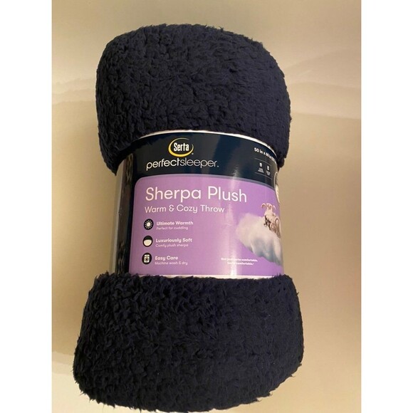 Sherpa Throw 50”x 60” - Picture 4 of 4